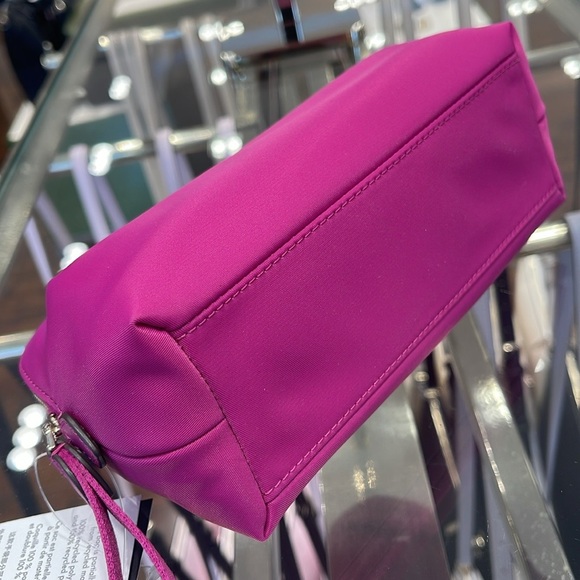 Kate Spade Chelsea Nylon Cosmetic Bag
Baja Rose
NWT - Picture 6 of 16